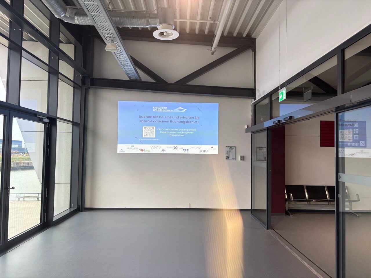 Hamburg Cruise Center - Videowall - 110 Off-Boarding 1